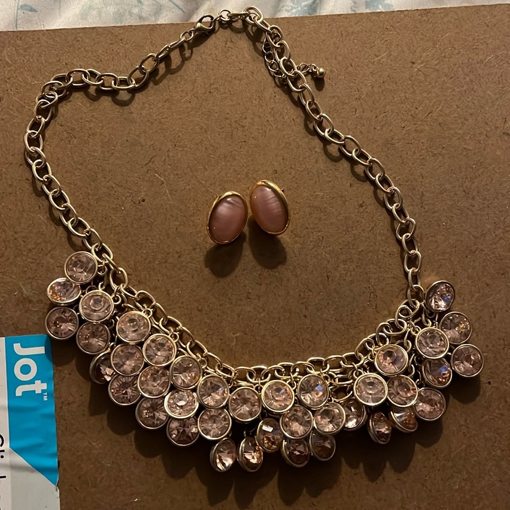 Necklace and earrings set